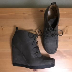 Nine West Platform Booties, size 7.5, USED
